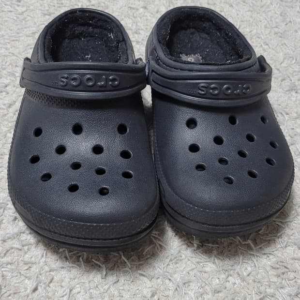 크록스 키즈 털 크록스 C10