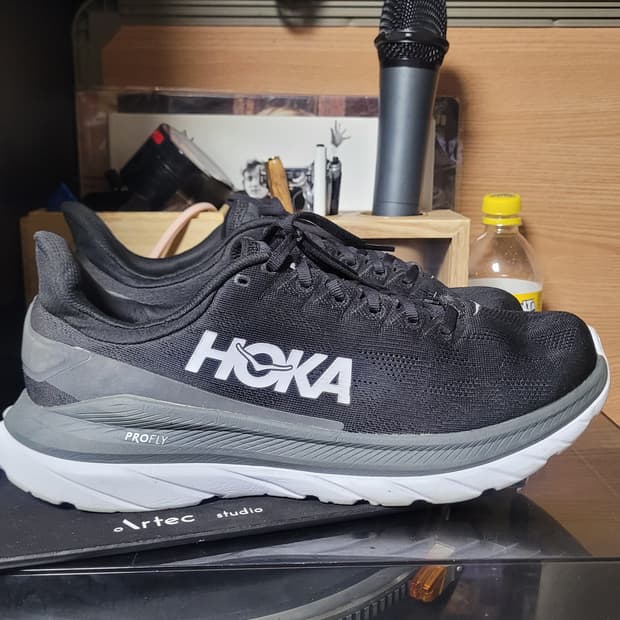 호카 마크4 스니커즈