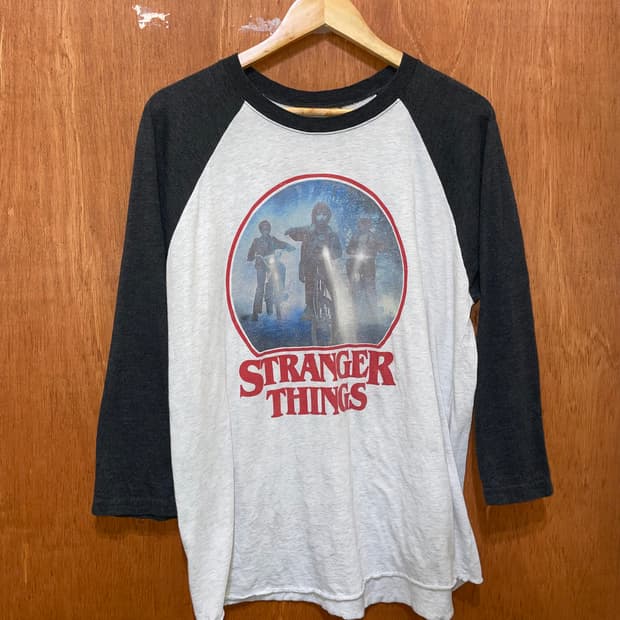 (L) Stranger Things 빈티지 티셔츠