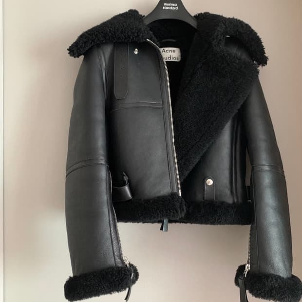 Acne Studios 무스탕 자켓 블랙 36(백화점구매)