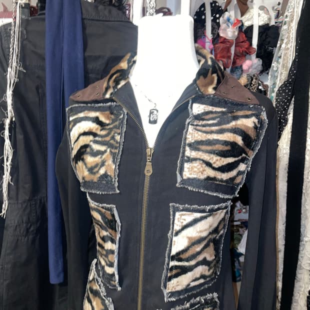 갸루 애니멀 패턴 집업 셔츠