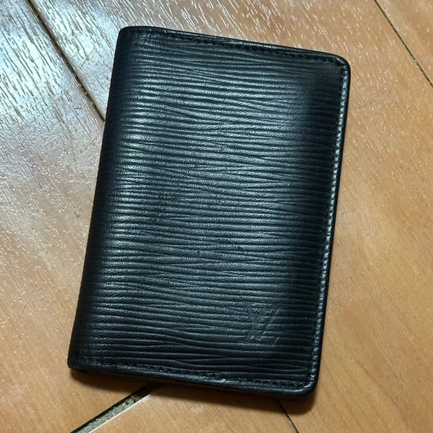 루이비통 에피 카드지갑