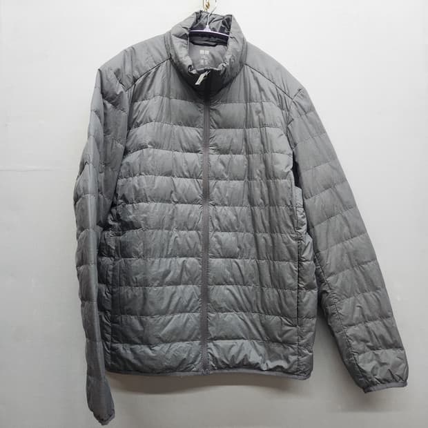 유니클로 라이트 그레이 경량 다운 패딩 L