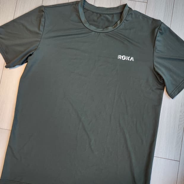 새상품급) 로카 R.O.K.A 기능성 러닝 반팔티 카키색 사이즈100

