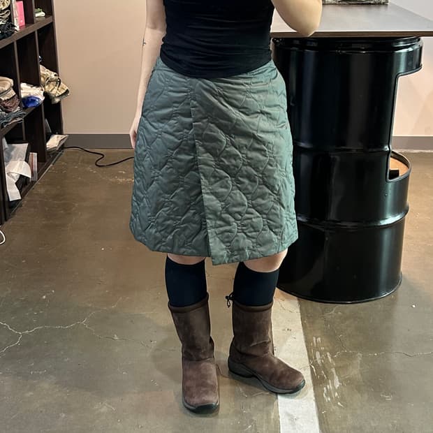 카키 패디드 랩 스커트