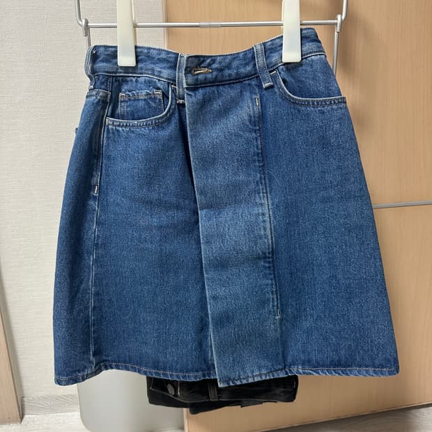 Cos데님 스커트 입니다. 