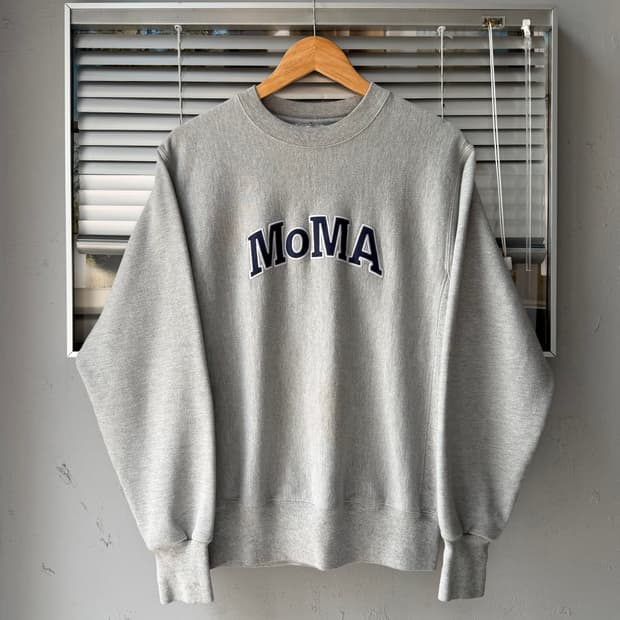 Champion x MOMA 리버스위브 맨투맨