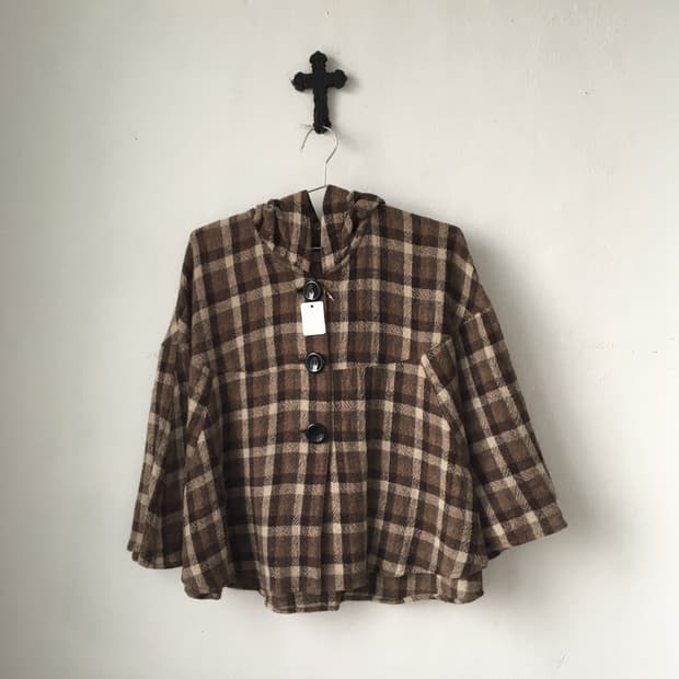 Check pattern hood cape