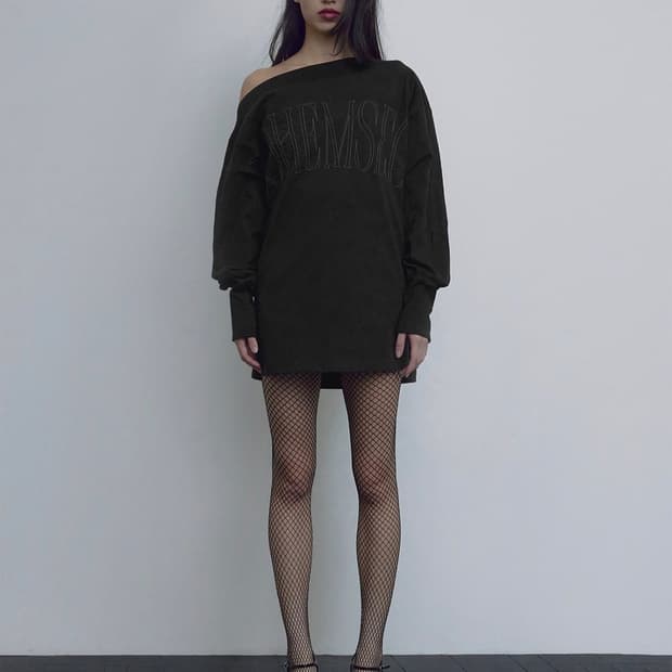 보헴서 보헤미안서울 UNBALANCED SHOULDER T