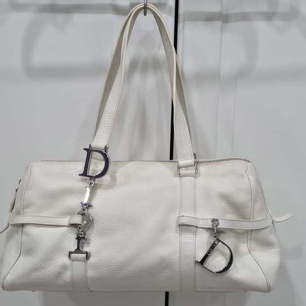 디올 dior 레터링 빅 D챰 화이트 바게트백 숄더백 토트백(y2k 감성