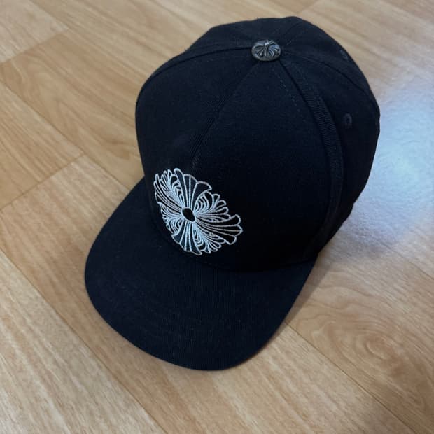 크롬하츠 플로랄 볼캡