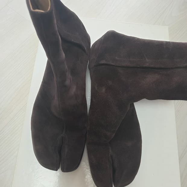 마르지앨라 타비부츠