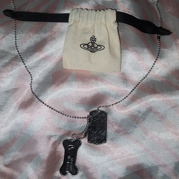 비비안웨스트우드 도그태그 목걸이