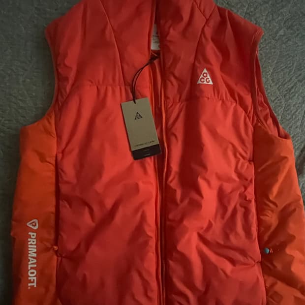 나이키 ACG 프리마로프트 조끼 M사이즈