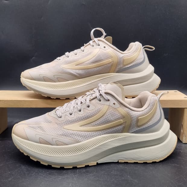 휠라 에셀레이터 플랫폼 운동화 240