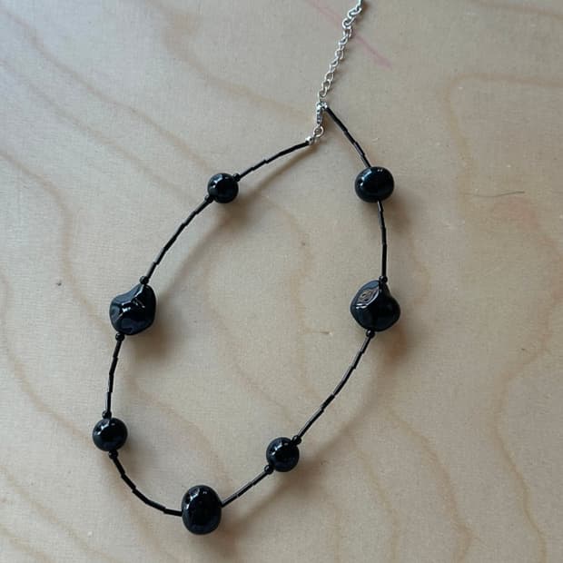 이알알 black beads necklace
