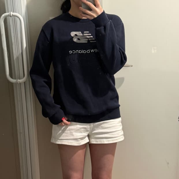 뉴발란스 맨투맨