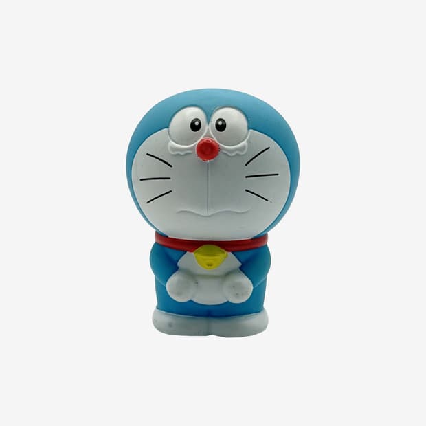 눈물 그렁그렁 도라에몽 피규어