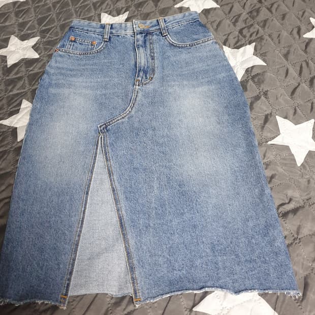 SIYAZU 밑단컷팅 앞트임 데님 스커트 (S)