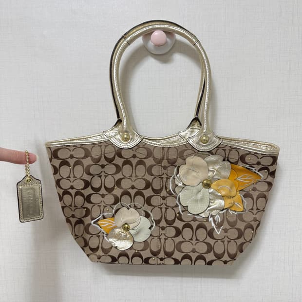 코치 플라워 숄더백 시그니처 로고 샴페인 골드 토트백 가방 +키링