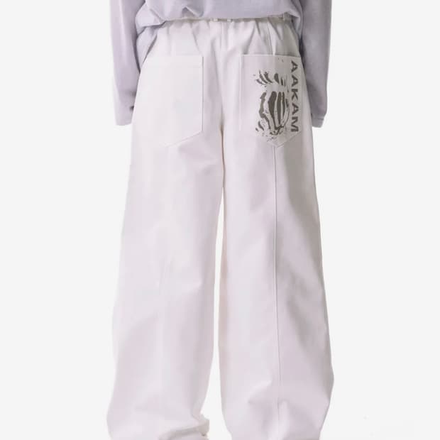 아캄 Knee Pin-tuck Printed Denim Pants 