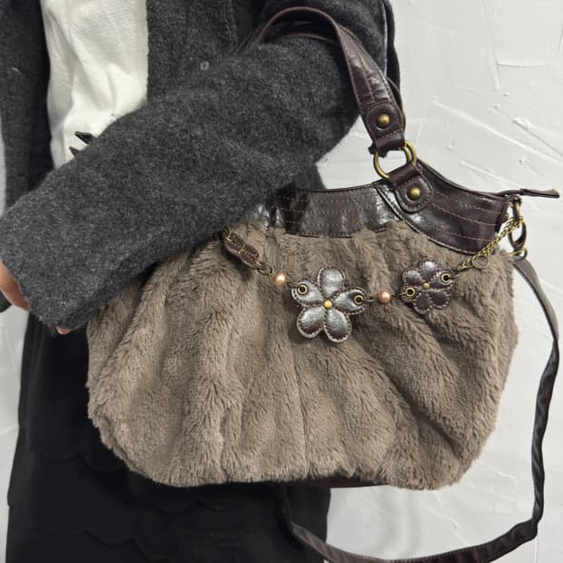hush hush fur design shoulderbag
