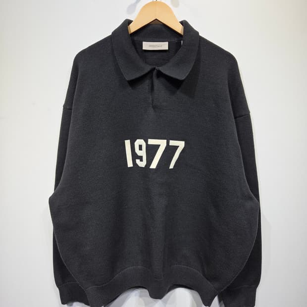 에센셜 피어오브갓 1977 니트 폴로 차콜