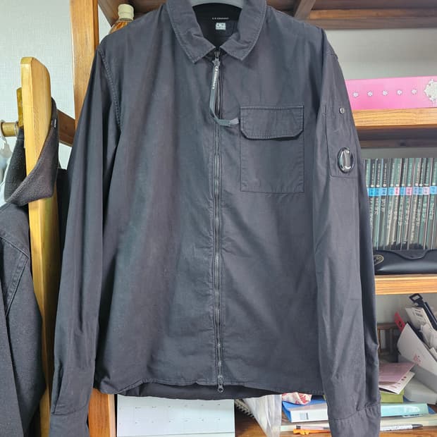 가장 인기 기본 모델 씨피 CP컴퍼니 블랙 자켓 XL 팔아요