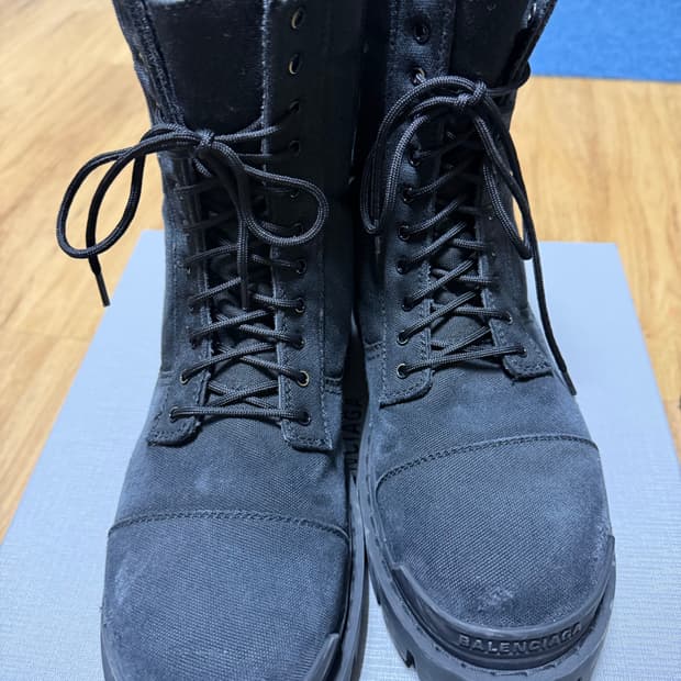 발렌시아가 컴뱃 스트라이크 부츠 42