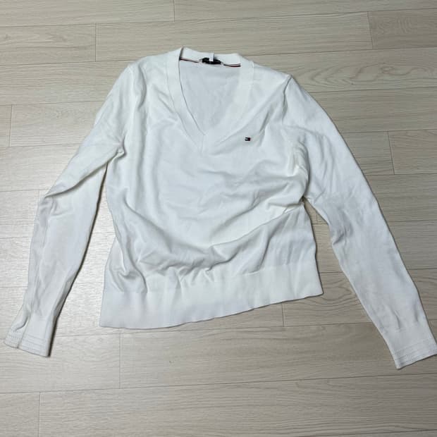 타미힐피거 브이넥 니트