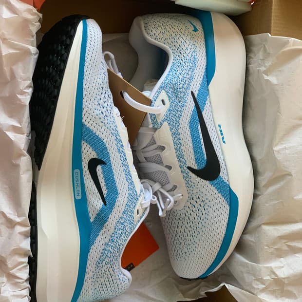 나이키 런닝화 윈플로11 새제품