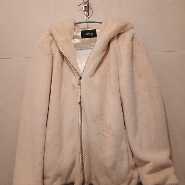 룸나인 정품 여성 후드 퍼자켓 66 사이즈