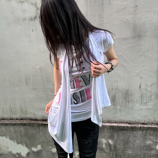 00's Drape Scarf Layered Graphic Tee