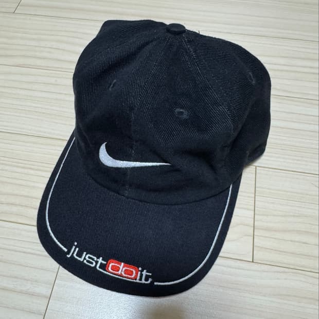 나이키 빈티지캡 판매합니다.
