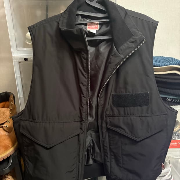 [M] 힌슨 Hinson 패딩 베스트 블랙