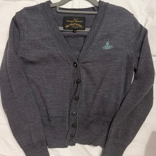 비비안웨스트우드 울 가디건