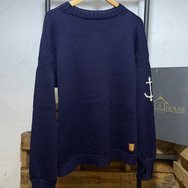 건지 울른스 네이비 니트