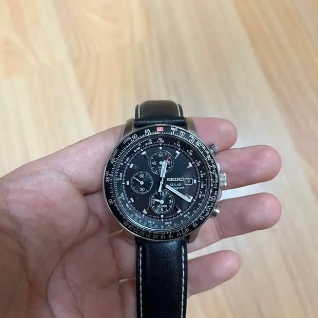 세이코 seiko 솔라 크로노 시계 판매합니다.