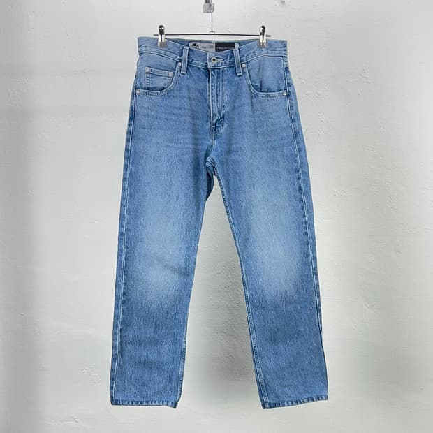리바이스 실버탭 스트레이트 데님 팬츠