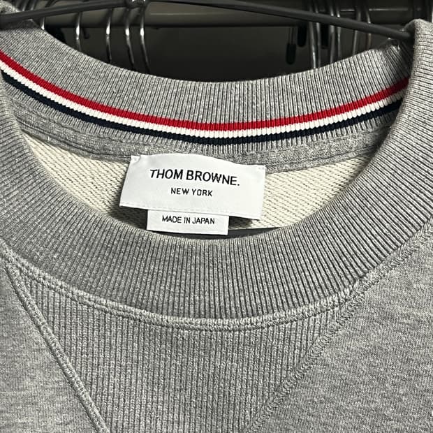 (백화점판) 톰브라운 사선완장 맨투맨 그레이 4사이즈