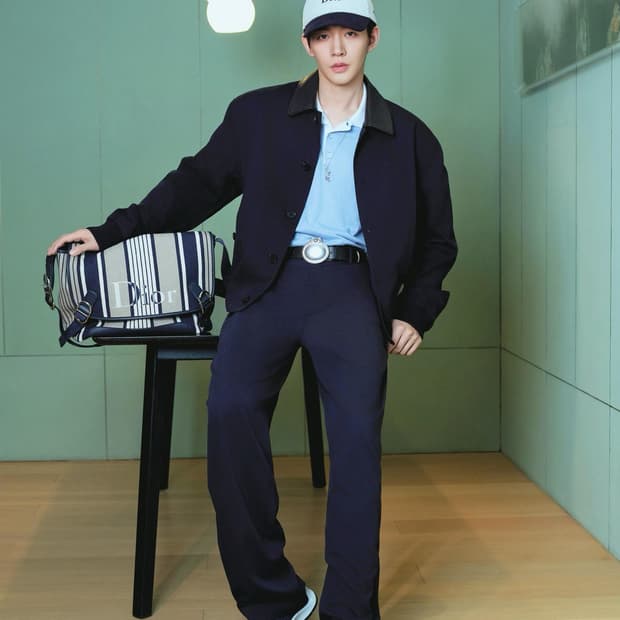 디올 시그니처 자수 레더 칼라 버클 재킷