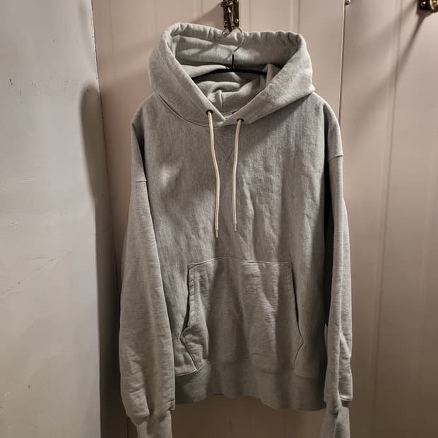 Outstanding아웃스탠딩 회색 후드티