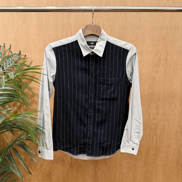 하레 혼방 패널 긴팔 울 셔츠 스트라이프 전면 포켓 디테일 네이비 그레이