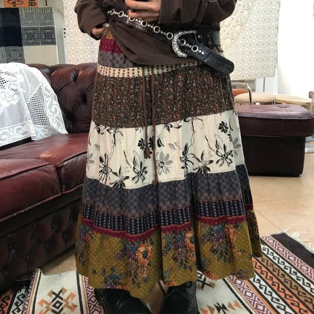 써스데이아일랜드 패턴 밴딩 캉캉스커트 