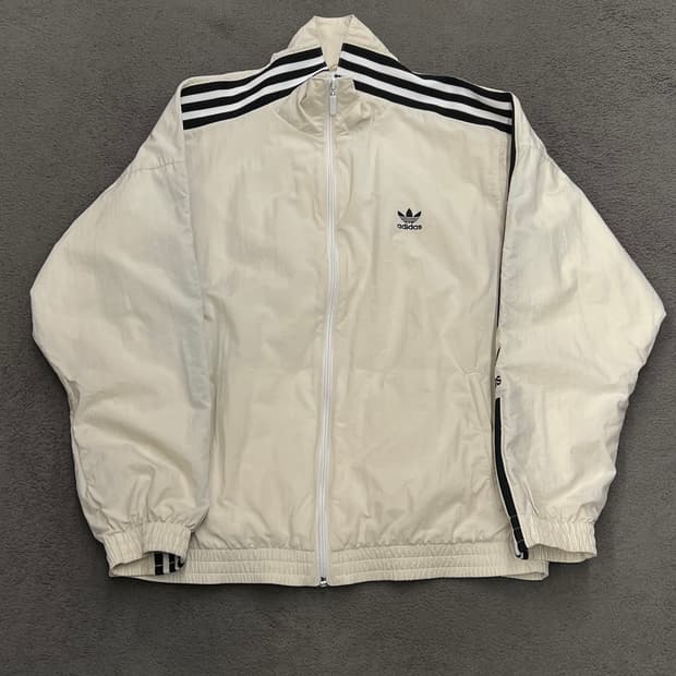 아디다스 윈드 바람막이 처분 