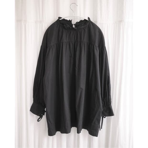 Frill black blouse
