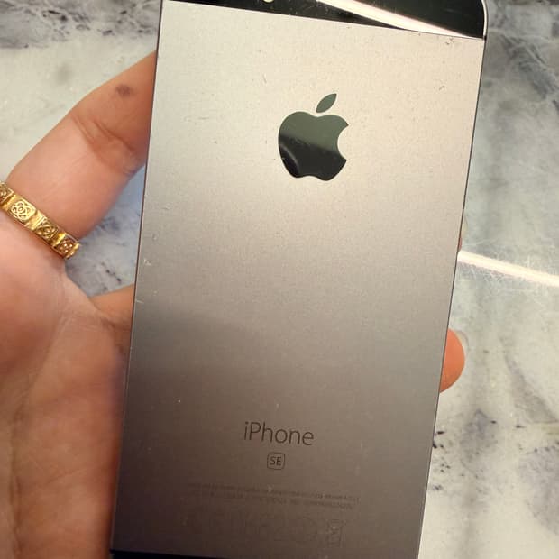 아이폰se 스페이스그레이 32기가 배터리100