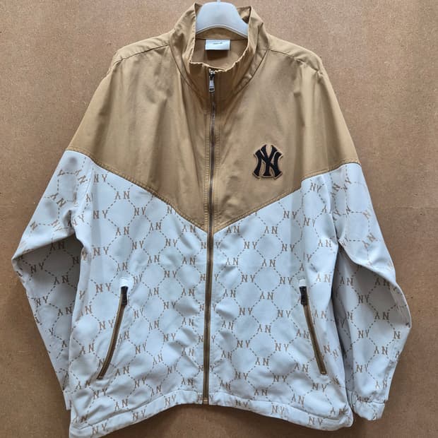 MLB 다이아 모노그램 자가드 스탠넥 바람막이