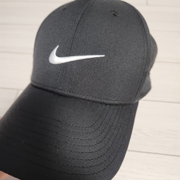 미사용 새상품) 나이키 골프 레거시91 볼캡 모자 사이즈free

여러 