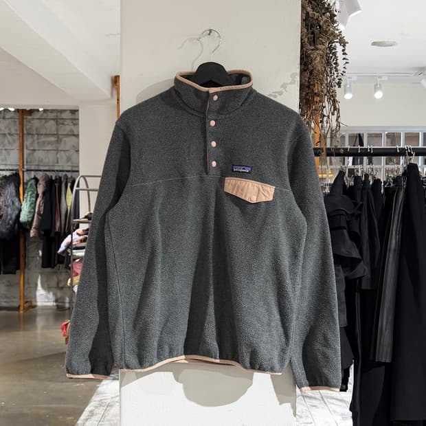 파타고니아 차콜 신칠라 플리스 스냅-T 풀오버
